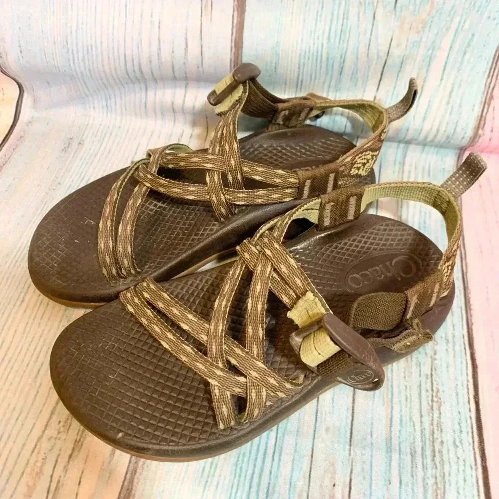 Little kids Chaco strappy sandals size 1 - Picture 5 of 11